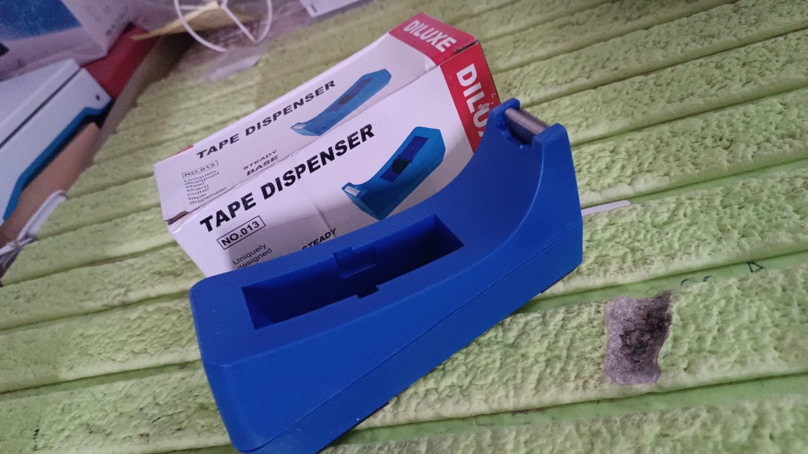 Plastic Tape Dispenser Cutter for Home Office use (1 pc / Big) Plastic Tape Dispenser Cutter for Home Office use (1 pc / Big)
